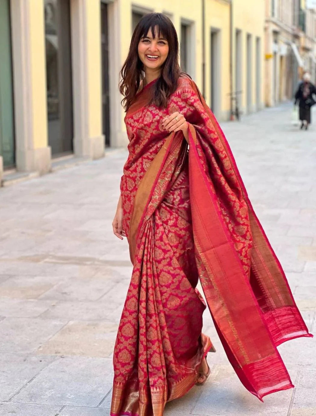 Red Banarasi Silk Saree with Jacquard Weaving - Premium Varanasi Silk
