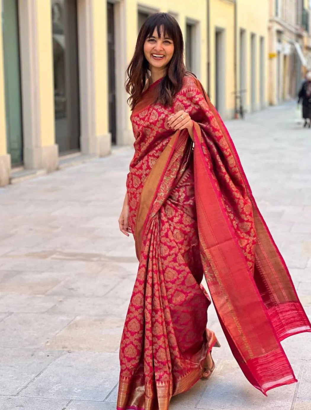 Red Banarasi Silk Saree with Jacquard Weaving - Premium Varanasi Silk