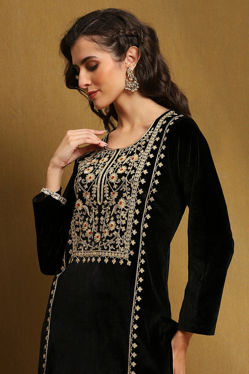 Embroidered Polyester Straight Kurta with Round Neck